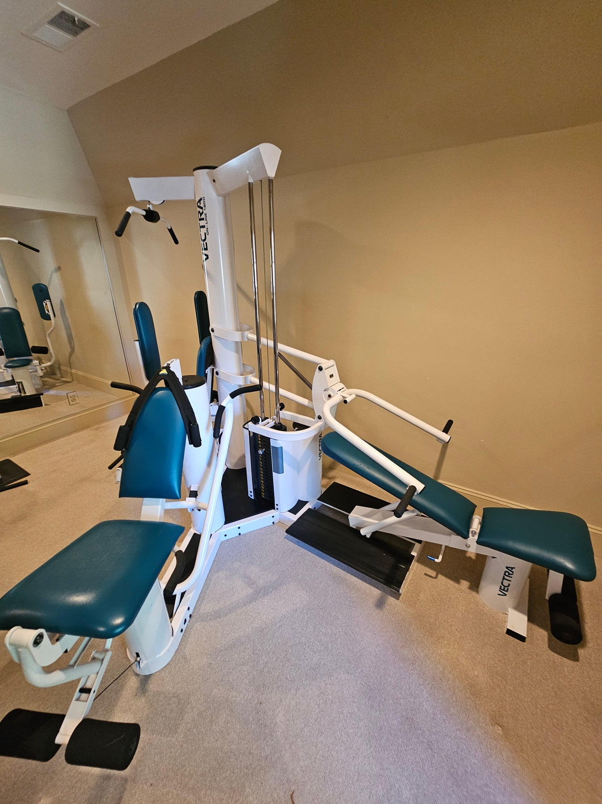 Pre-Owned Vectra On-Line 1800 Strength Training Gym - Exercise Unlimited