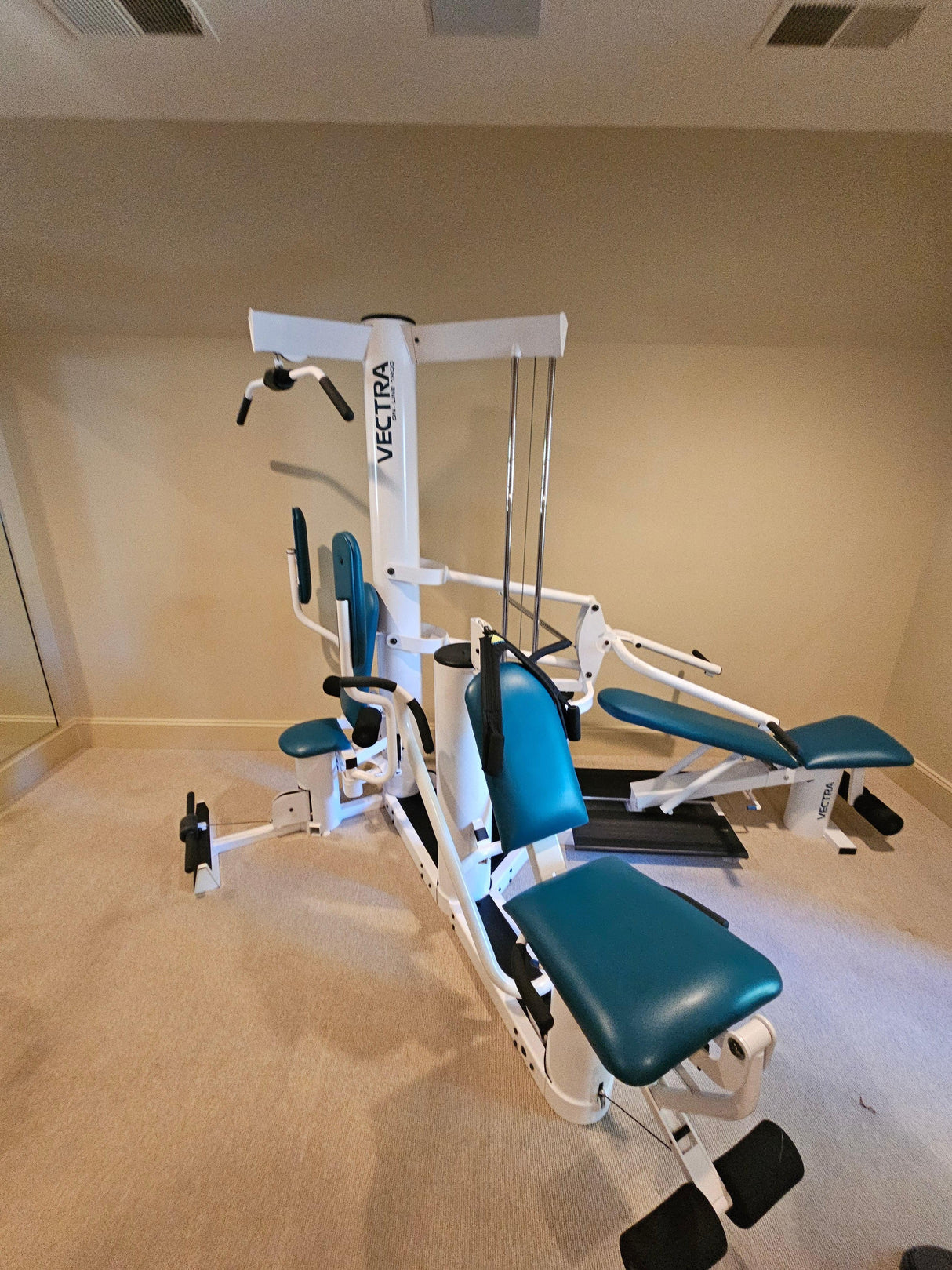 Pre-Owned Vectra On-Line 1800 Strength Training Gym - Exercise Unlimited