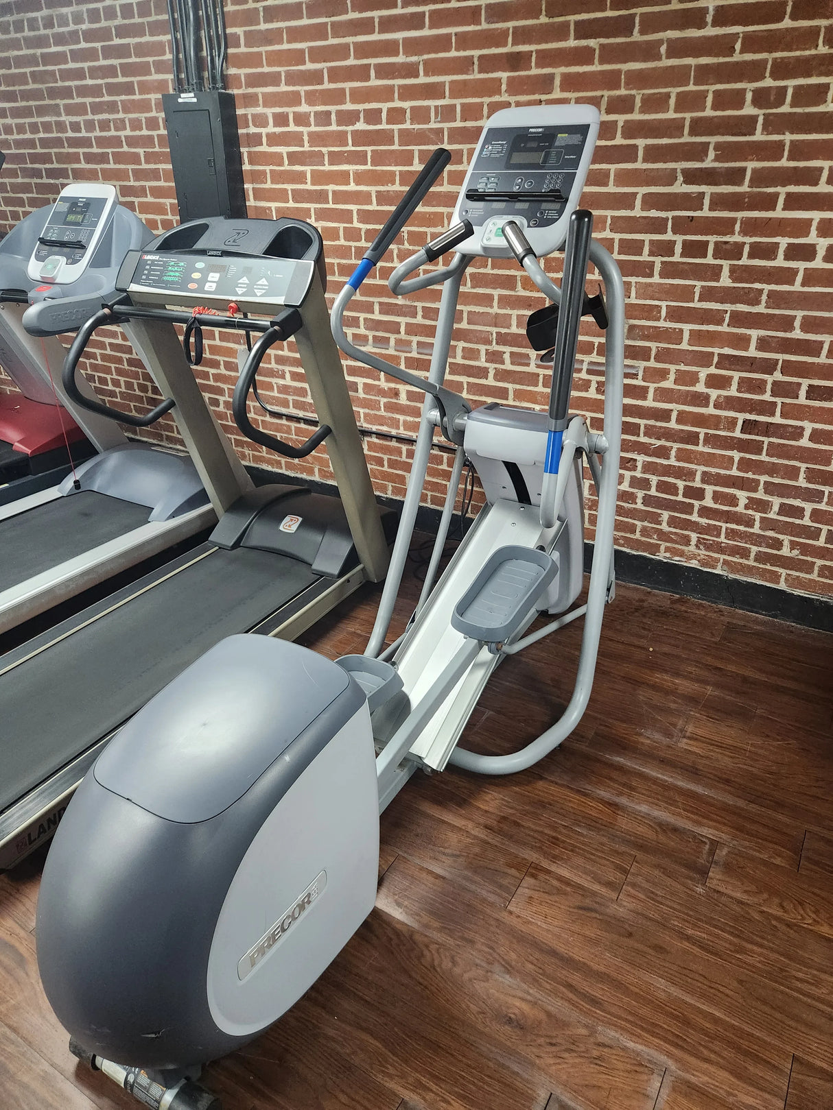 Pre-Owned Precor EFX 536i Elliptical