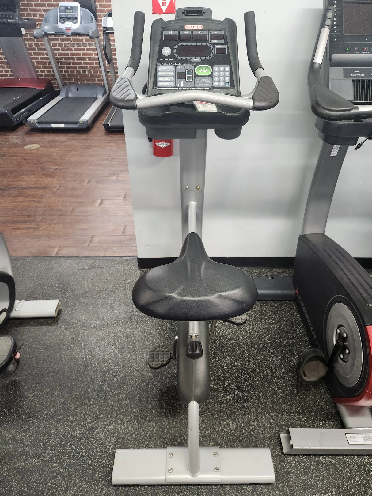 Pre-Owned Star Trac S-UBX Upright Bike