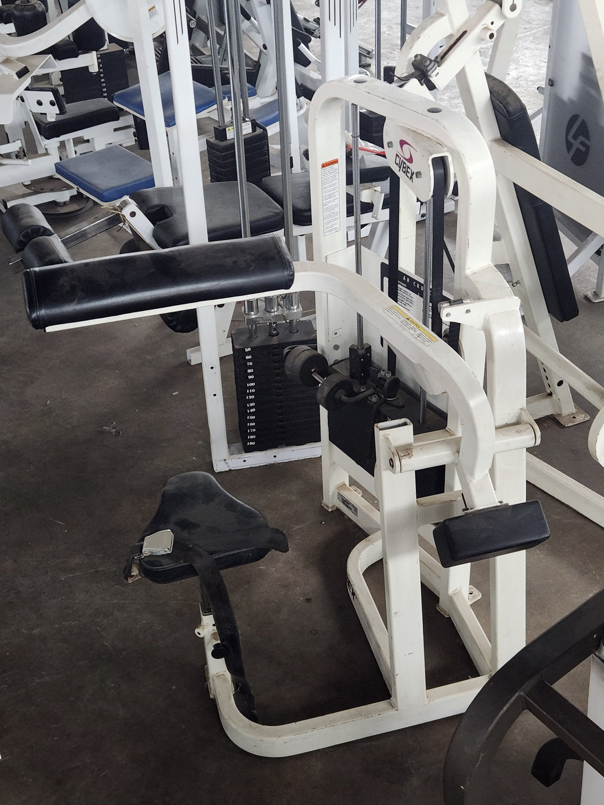 Pre-Owned Cybex VR2 Selectorized Ab Crunch