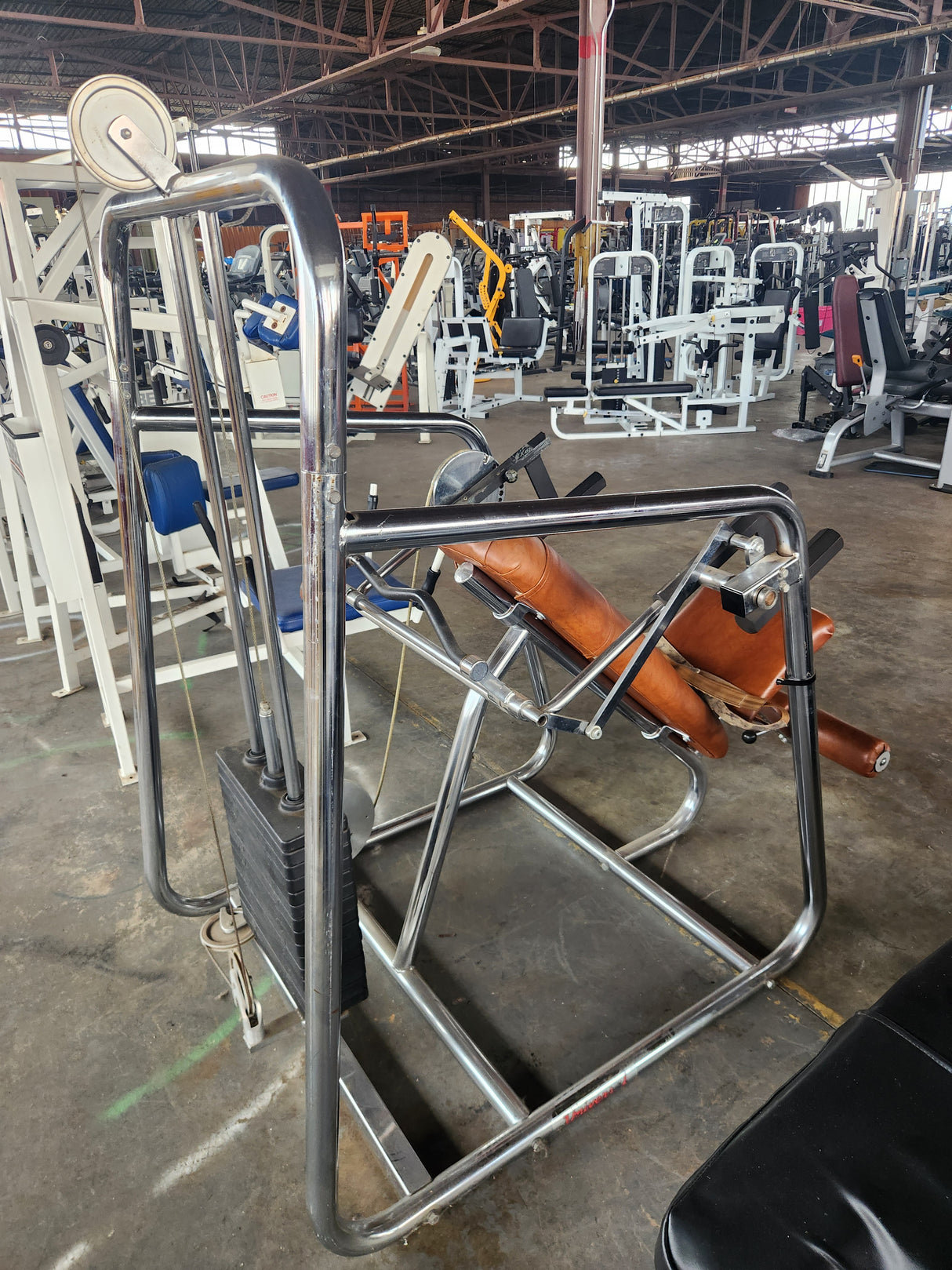 Pre-Owned Universal Gym Pullover