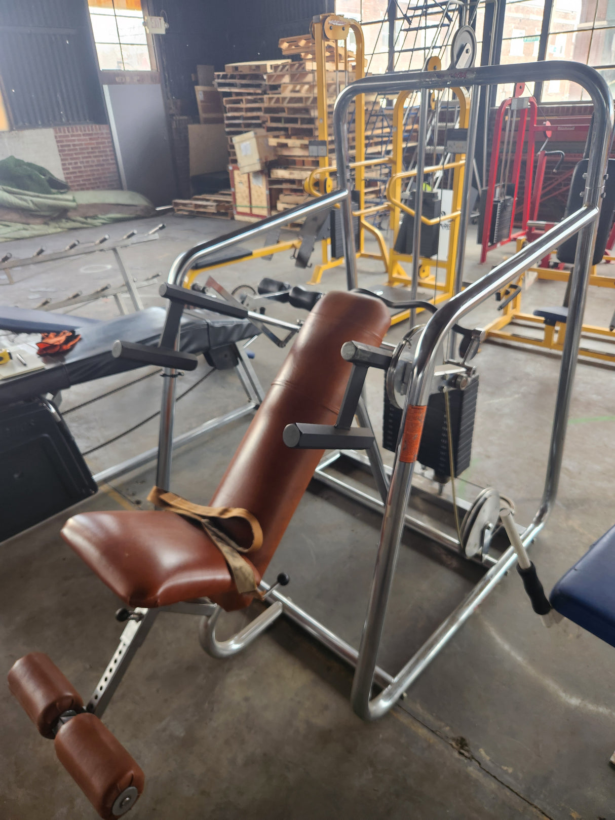 Pre-Owned Universal Gym Pullover