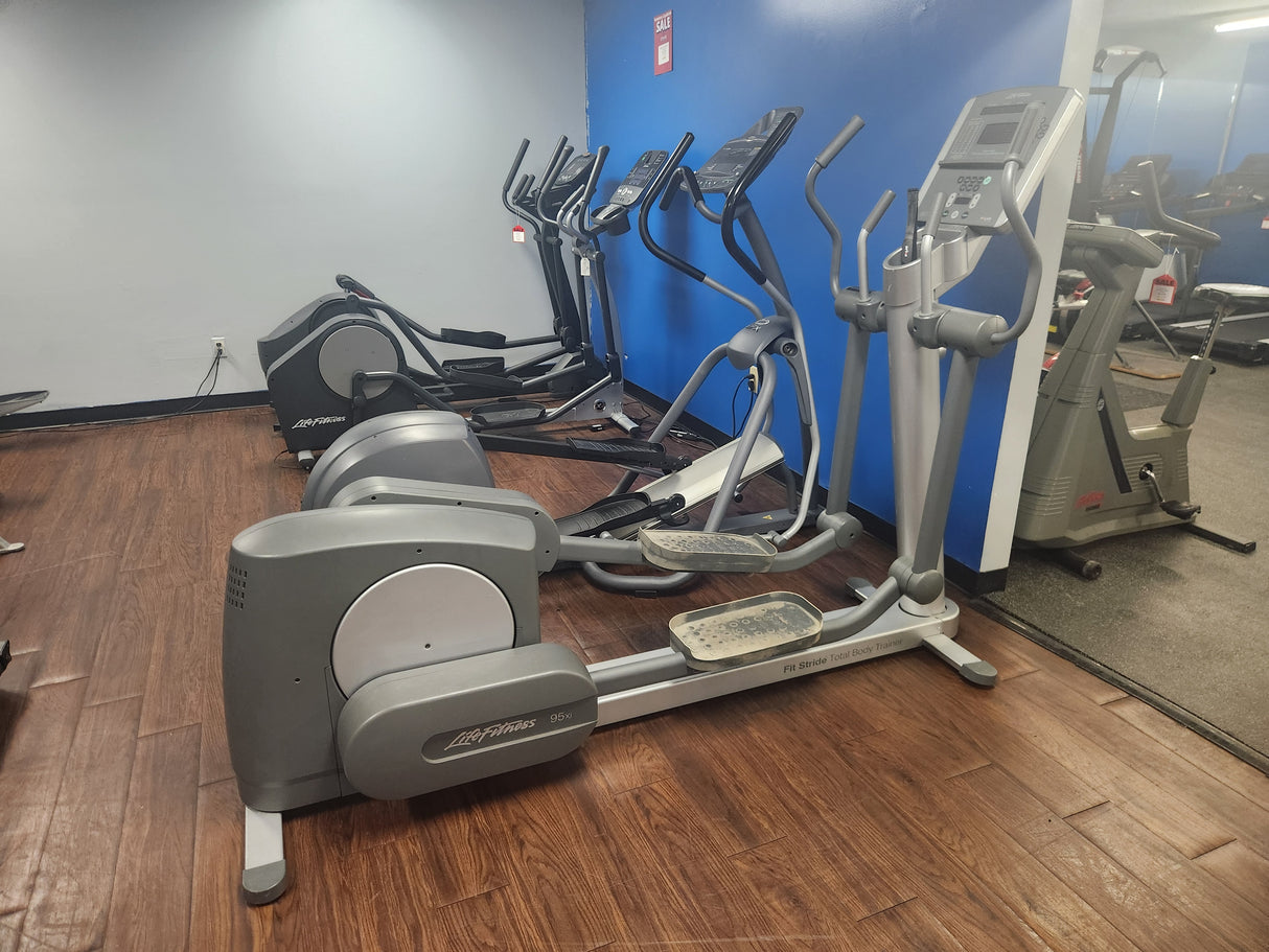 Pre-Owned Life Fitness 95i Elliptical