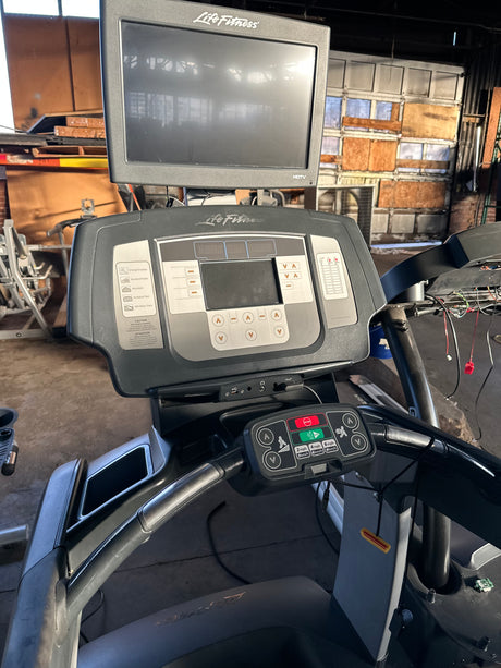 Refurbished Life Fitness 95T Elevation Treadmill with Inspire Console 15" HDTV - Exercise Unlimited