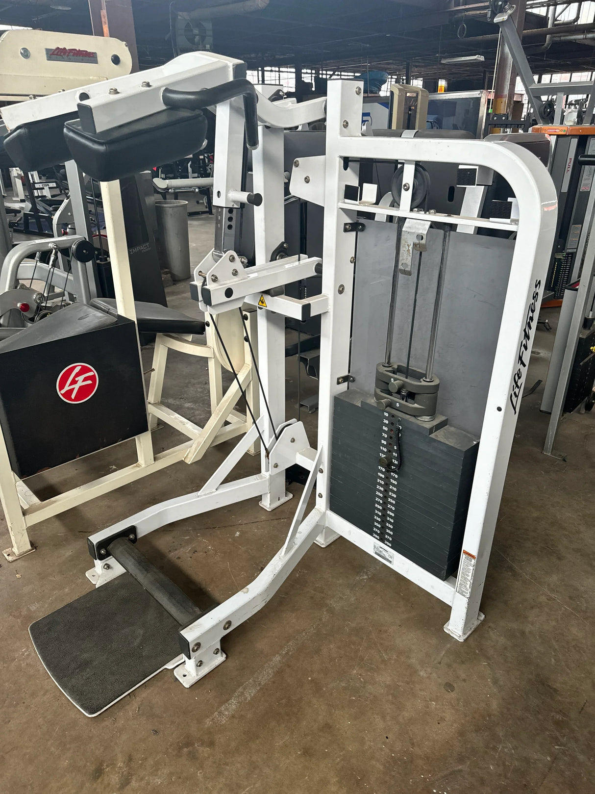 Life Fitness Pro2 Standing Calf Raise - Exercise Unlimited