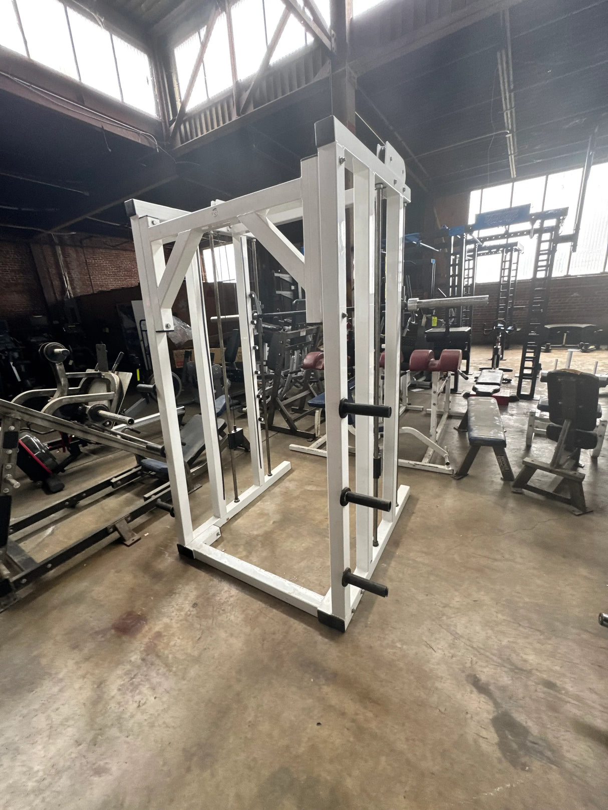 Pre-Owned Commercial Smith Machine Counter Balance