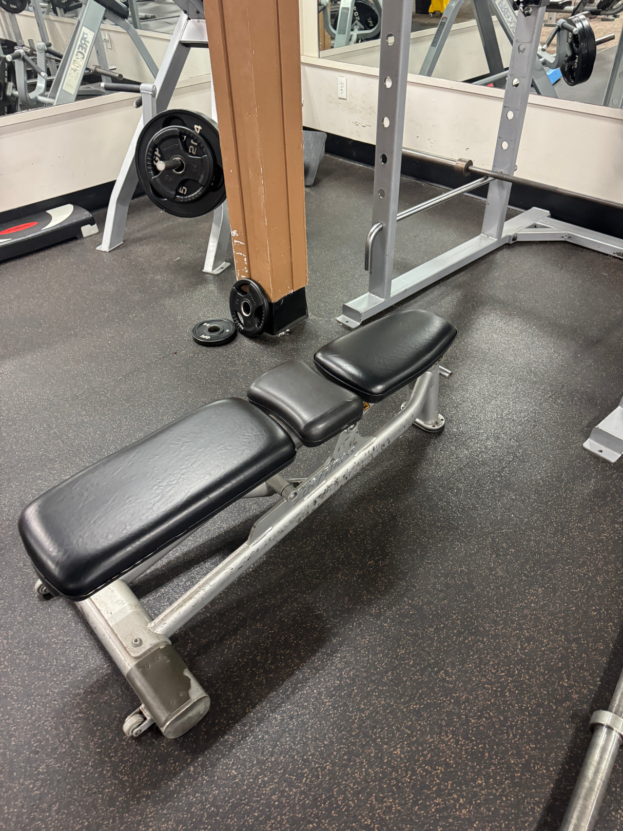 Pre-Owned Life Fitness Adjustable Bench