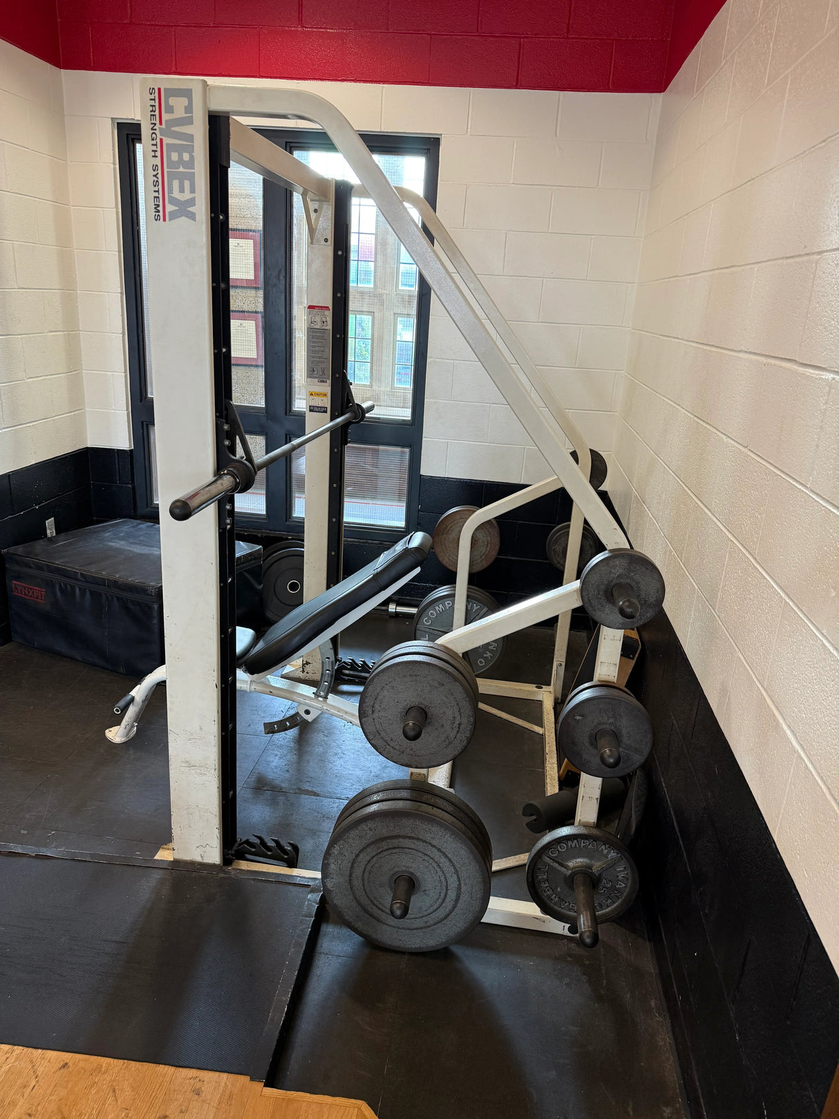 Pre-owned Cybex CYBGS Smith Machine