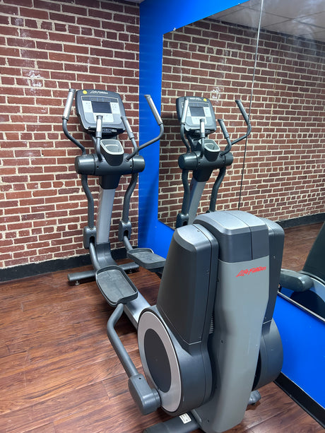 Pre-Owned Life Fitness 95x Elevation Series Elliptical Cross-Trainer with Elevation Series Inspire Console - Exercise Unlimited