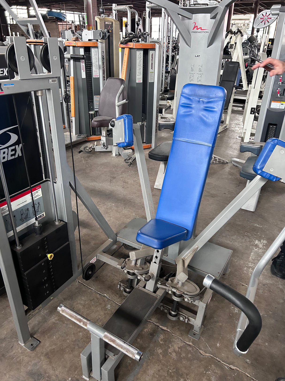 Pre-Owned Cybex Commercial Fly - Exercise Unlimited