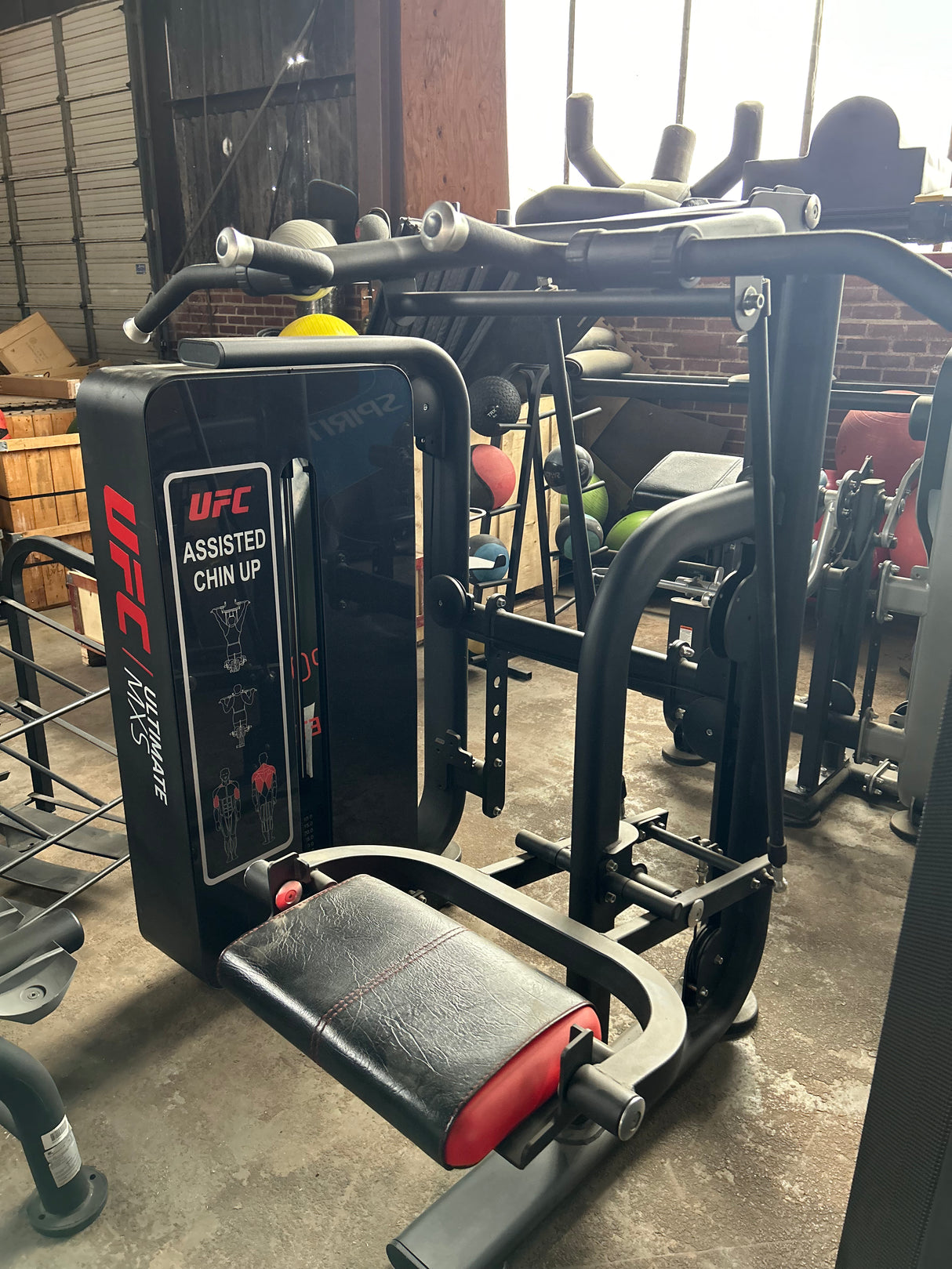UFC Selectorized Assisted Chin Up (Demo Model) - Exercise Unlimited