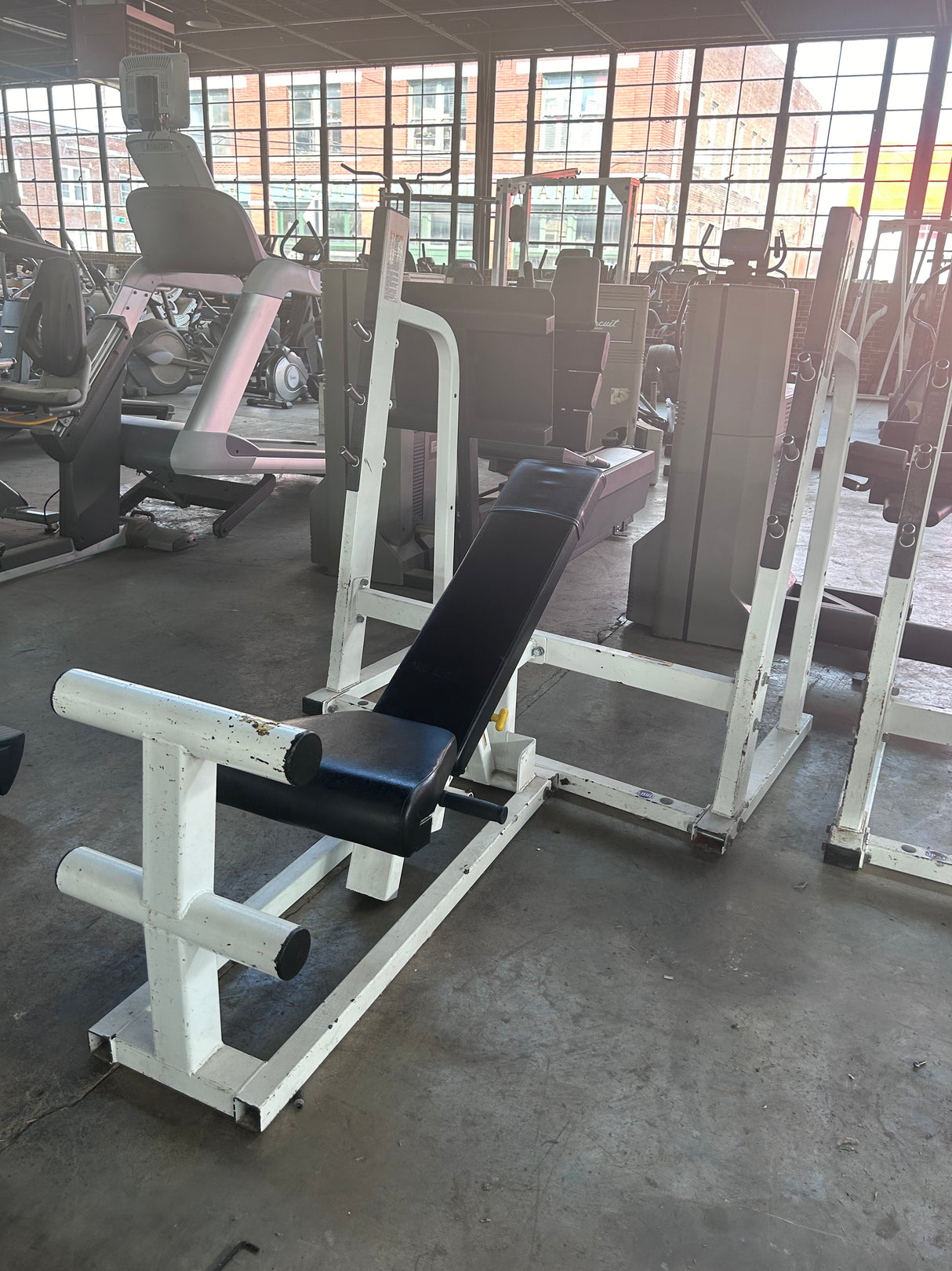 Pre-Owned Paramount Adjustable Incline Bench Press - Exercise Unlimited