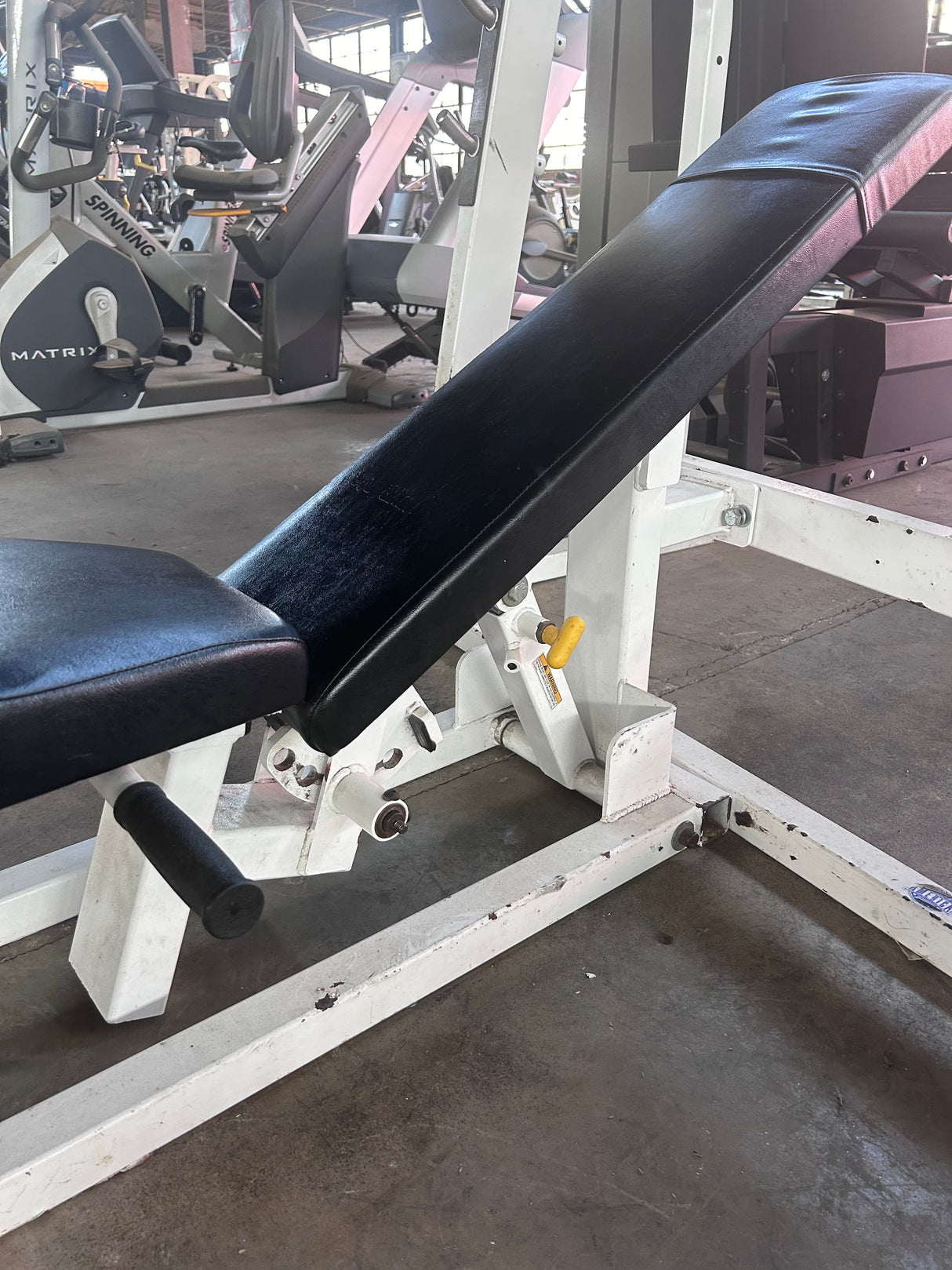 Pre-Owned Paramount Adjustable Incline Bench Press - Exercise Unlimited