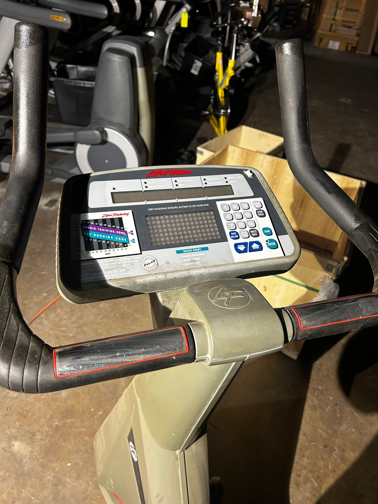 Pre-Owned Life Fitness 9500 HR Upright Bike