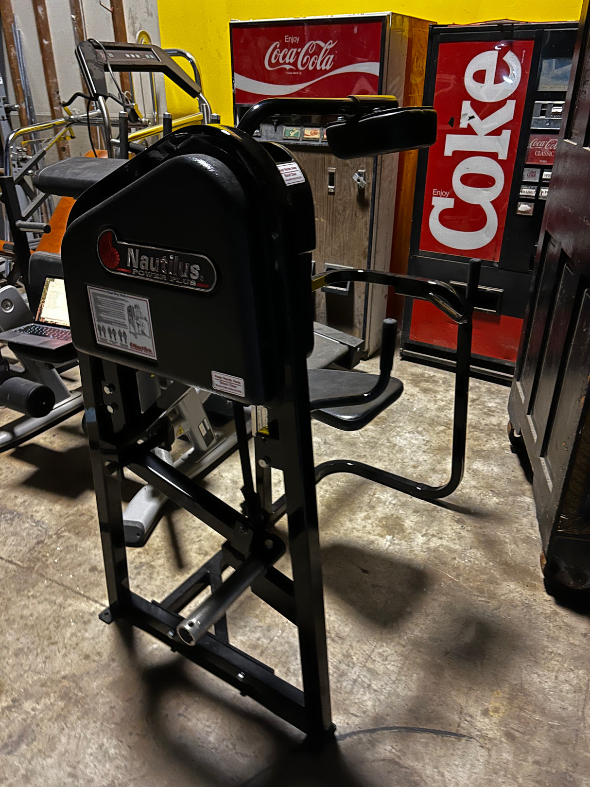 Pre-Owned Nautilus Power Plus 4-Way Neck Trainer (mint condition)