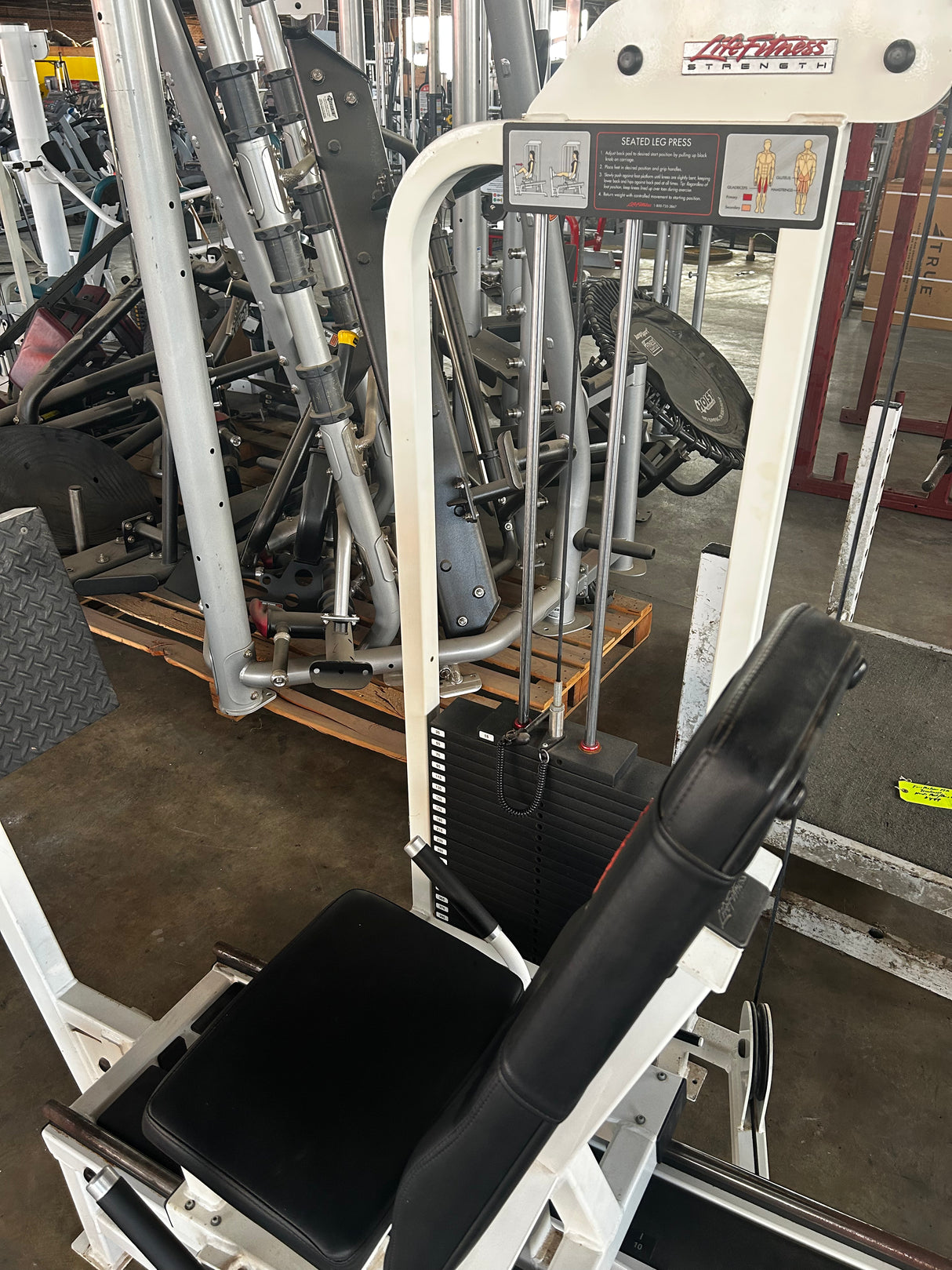 Pre-Owned Life Fitness Pro Series Leg Press (white)