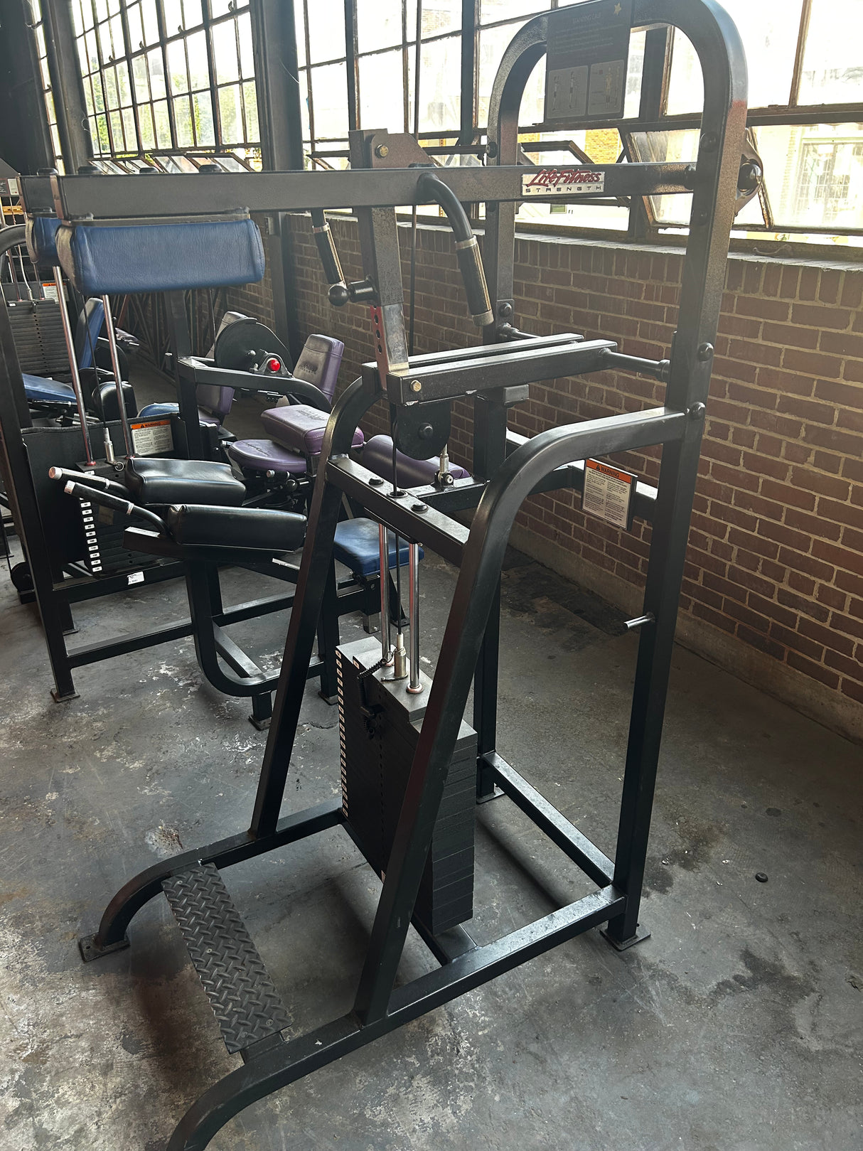 Pre-Owned Life Fitness SL60 Pro Series Selectorized Standing Calf Raise