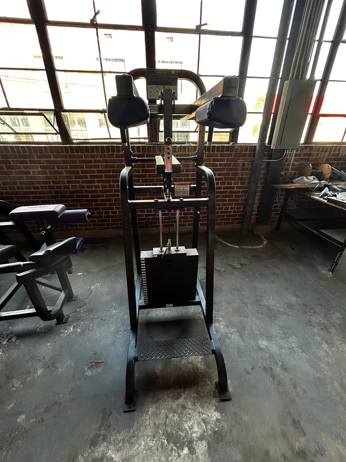 Pre-Owned Life Fitness SL60 Pro Series Selectorized Standing Calf Raise