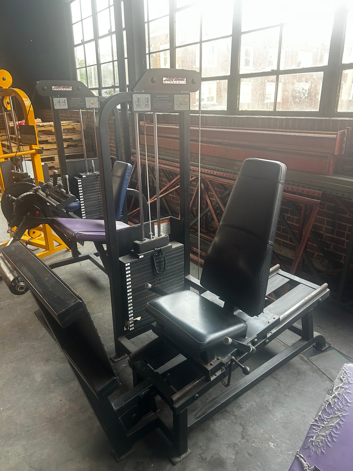 Pre-Owned Life Fitness Pro Series Leg Press (black)