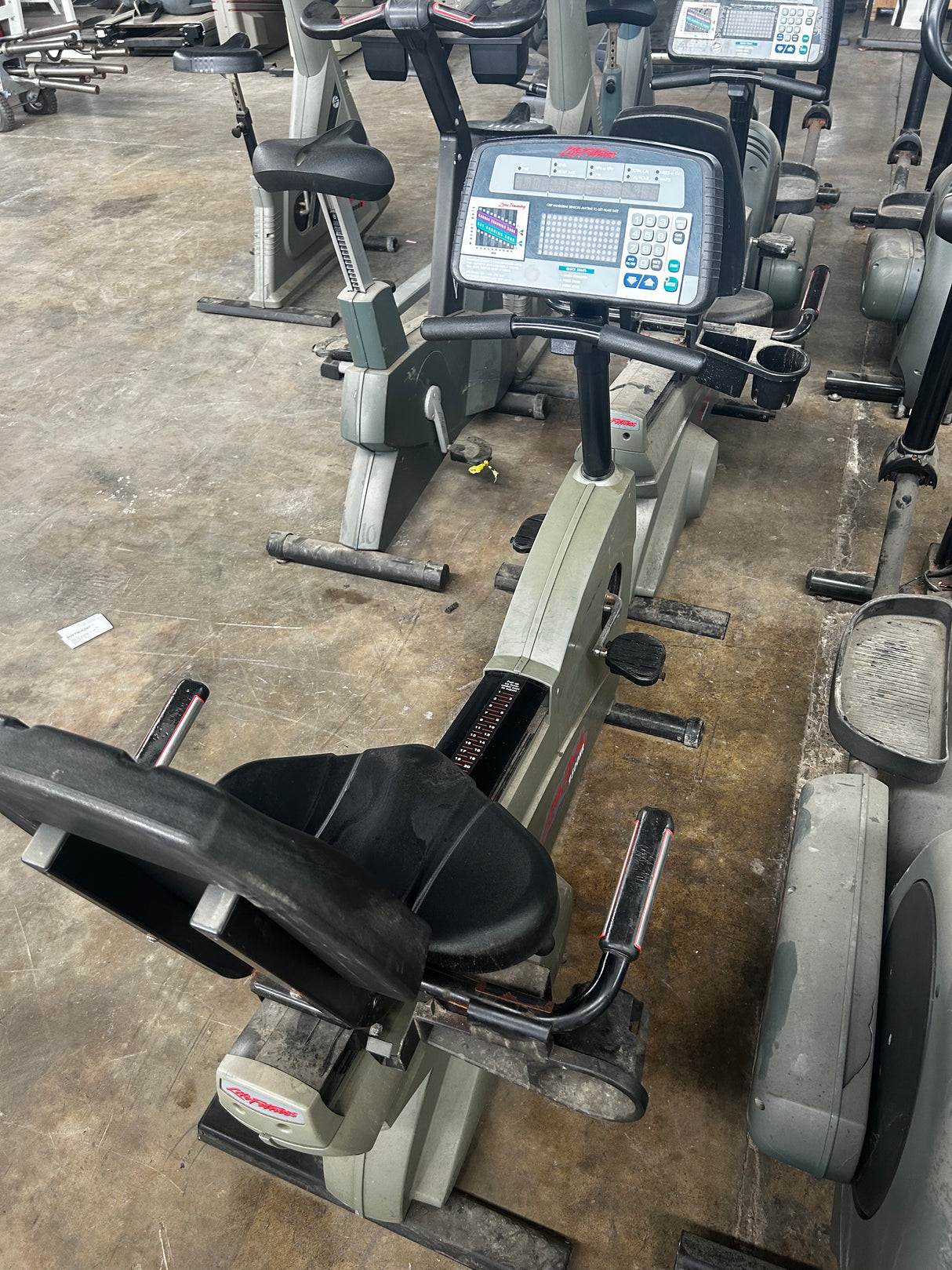 Pre-Owned Life Fitness 9500HR Recumbent Bike