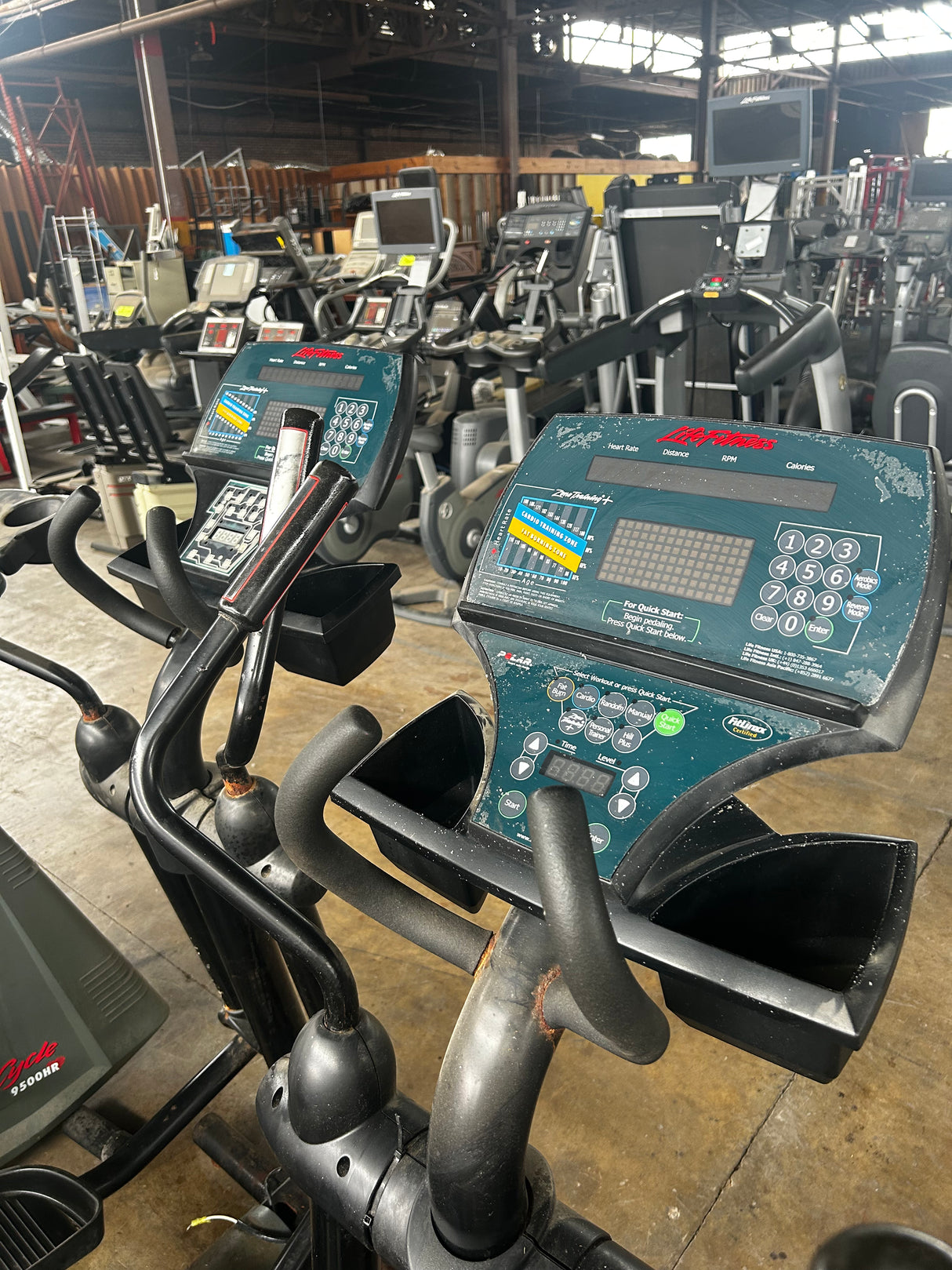 Pre-Owned Life Fitness 9500HR Elliptical