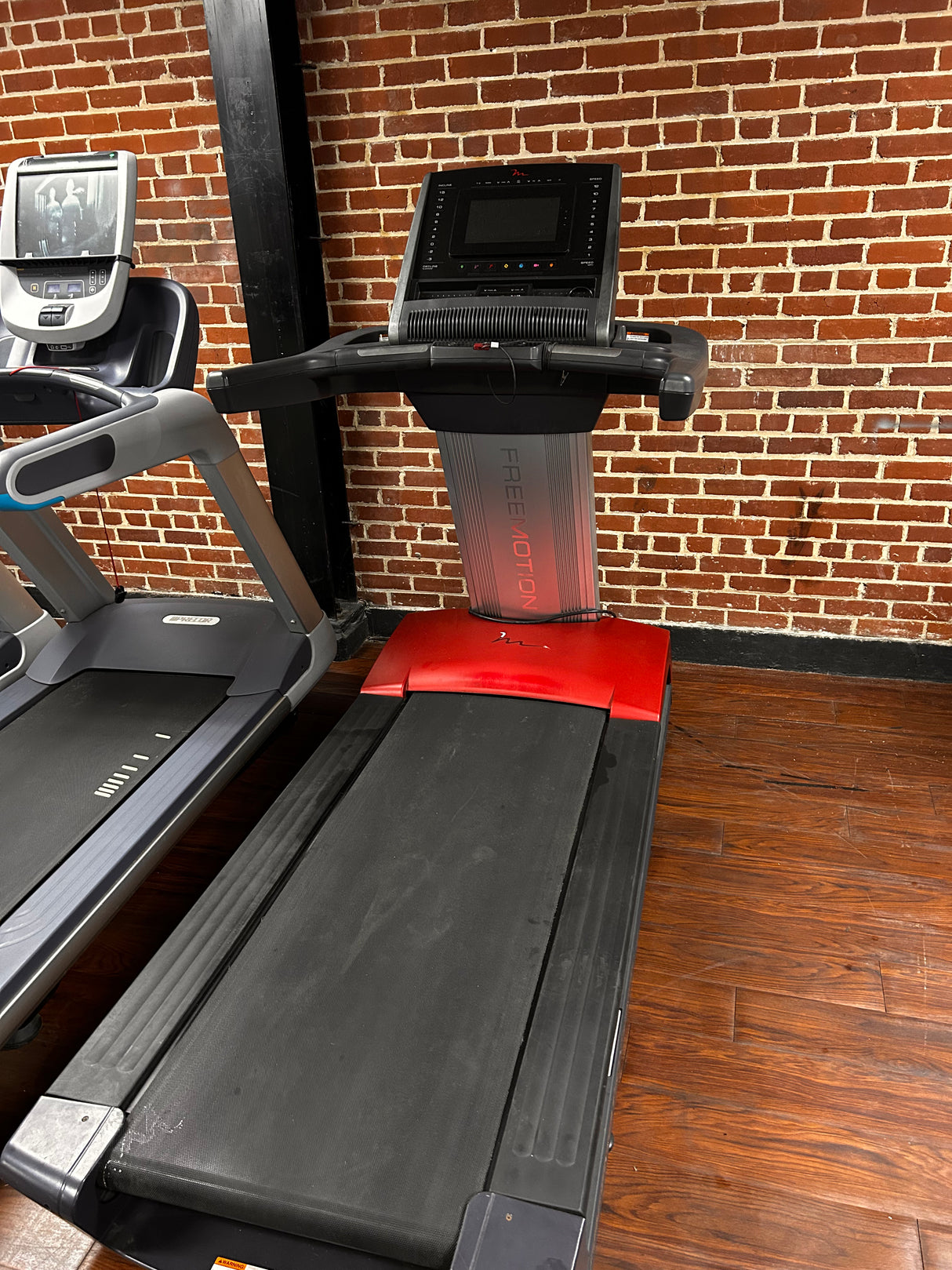 Pre-Owned Freemotion Reflex T7.7 Touchscreen Treadmill