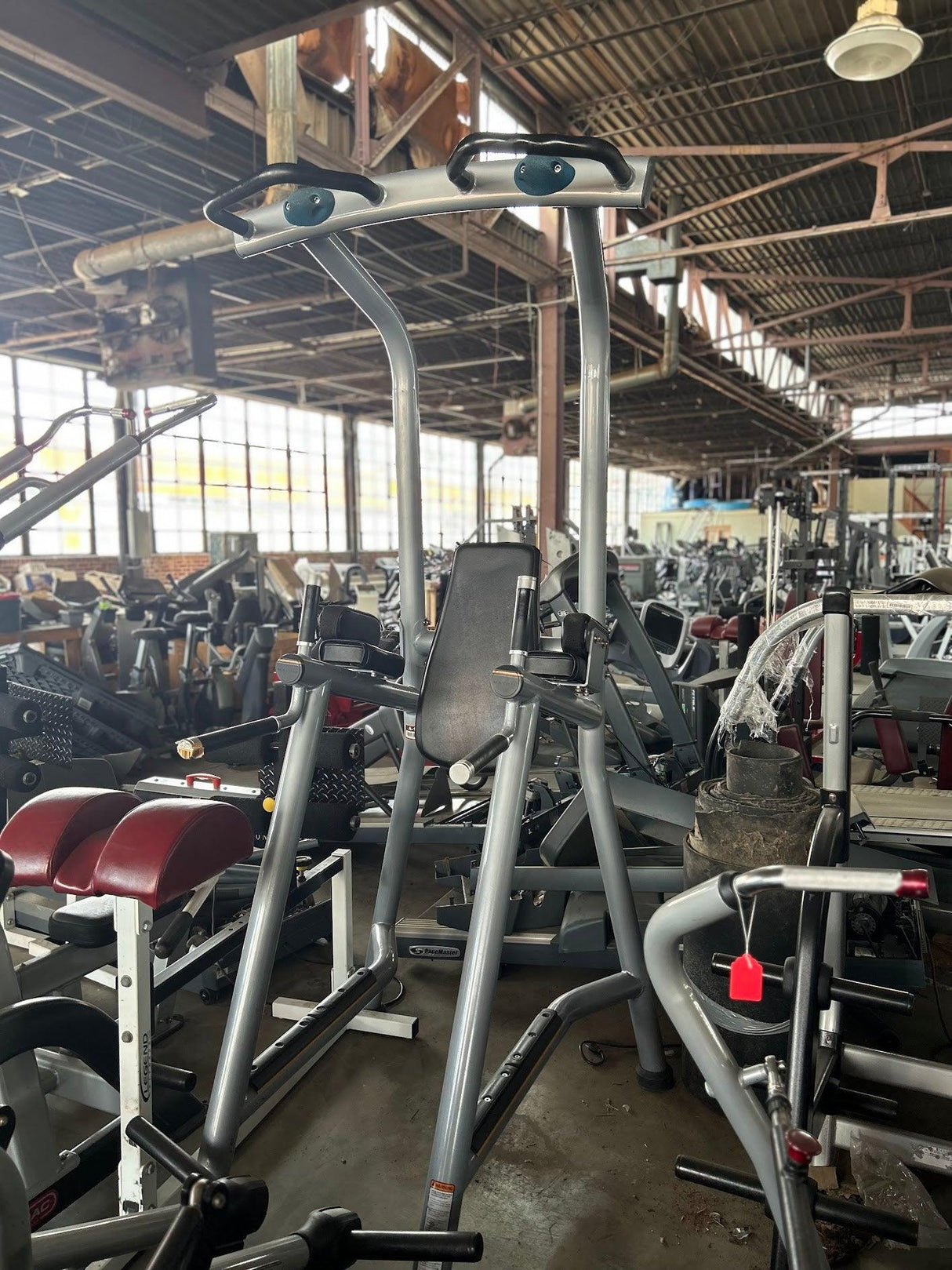 Pre-Owned Matrix Vertical Knee Raise - Exercise Unlimited