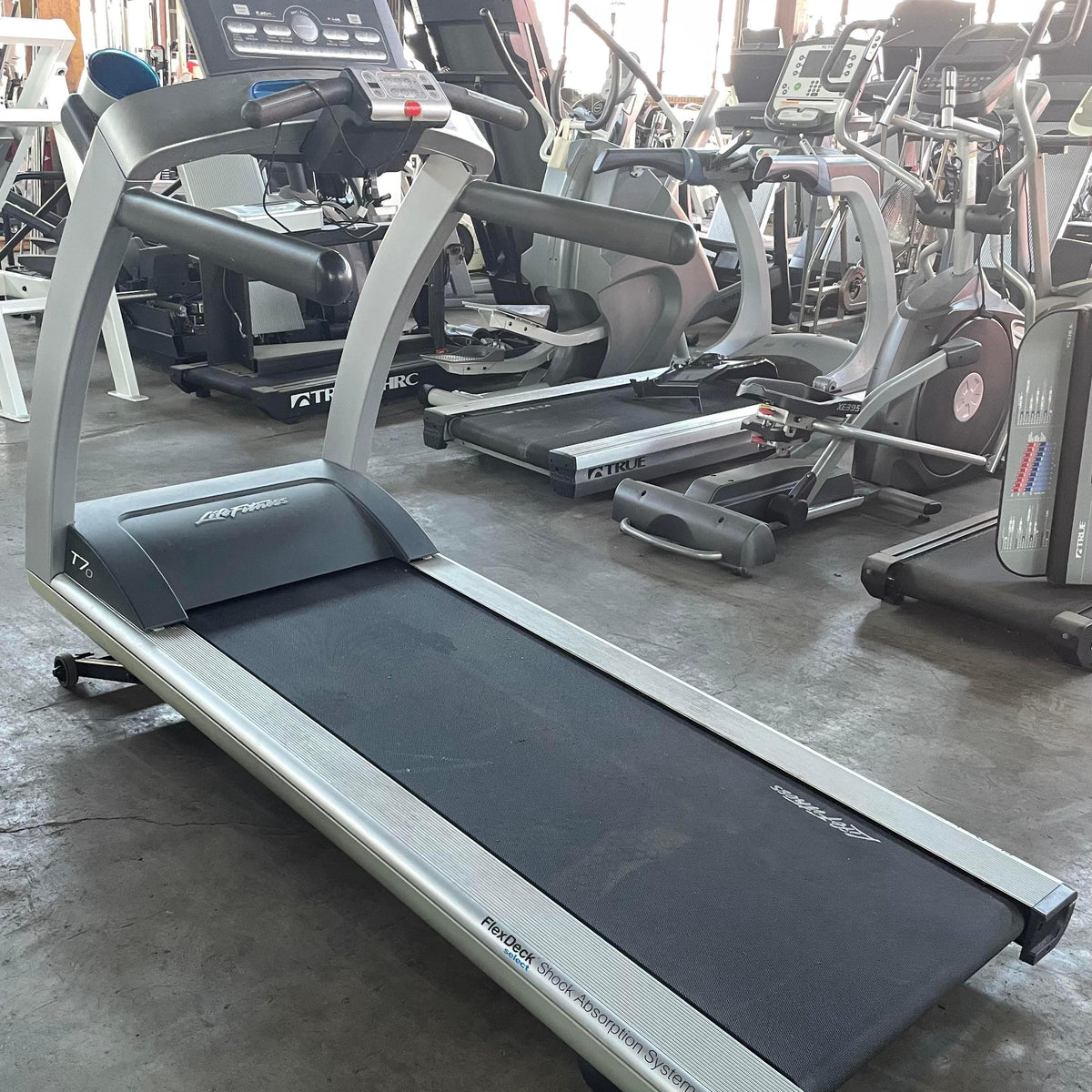 Pre-Owned Life Fitness T7 Treadmill – Exercise Unlimited