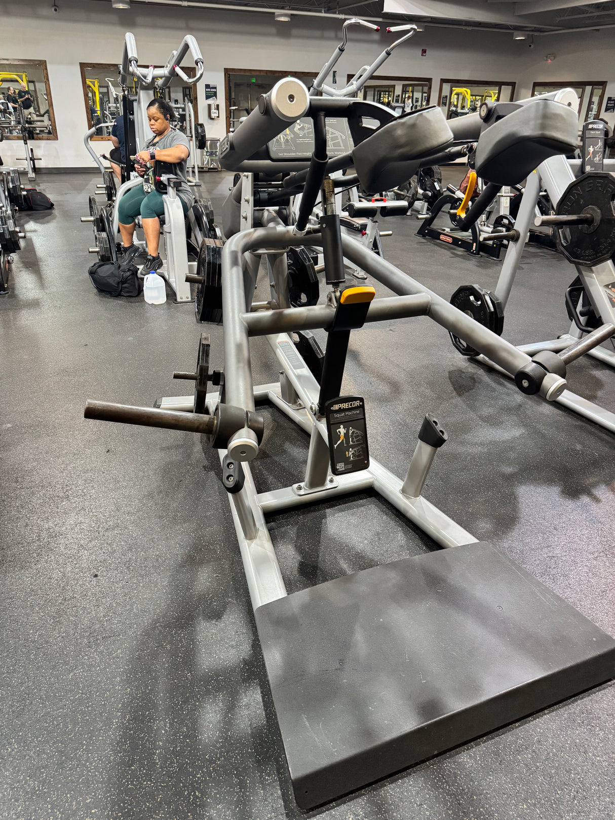 Pre-Owned Precor Discovery Plate Loaded Squat
