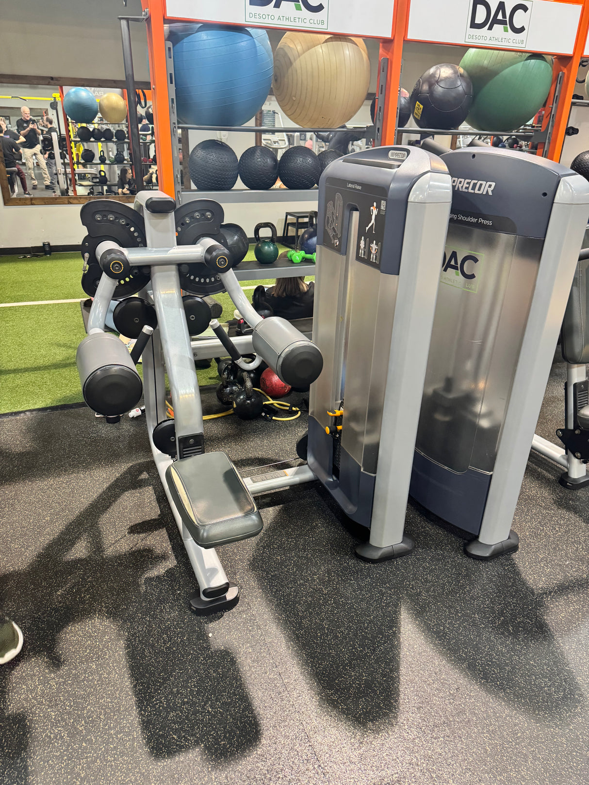 Pre-Owned Precor Discovery Series Selectorized Circuit 15-pc Circuit