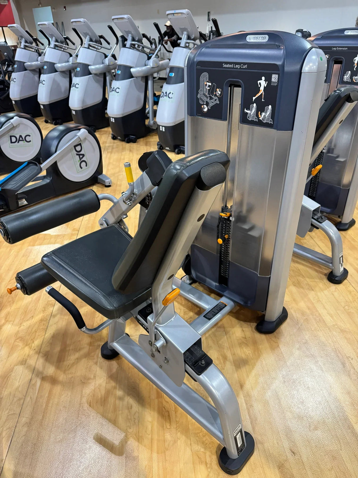 Pre-Owned Precor Discovery Series Seated Leg Curl