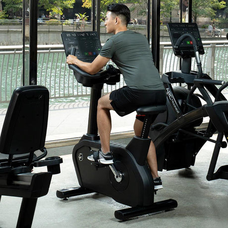 Life Fitness Club Series Upright Lifecycle Bike - Exercise Unlimited