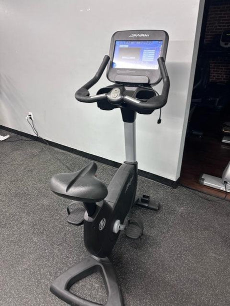 Pre-Owned Life Fitness 95c Inspire Upright Bike w/ 15" Touchscreen - Exercise Unlimited