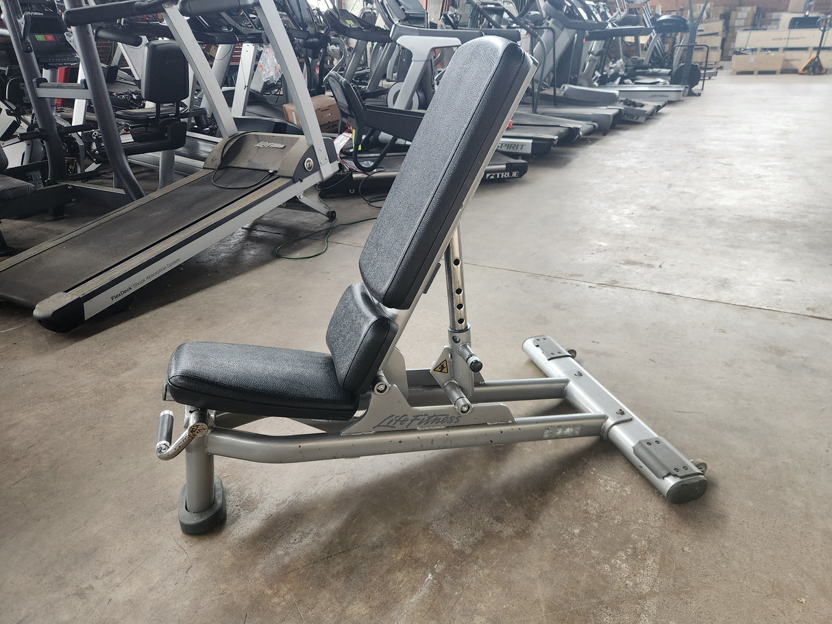 Pre-Owned Life Fitness Signature Series Multi-Adjustable Bench