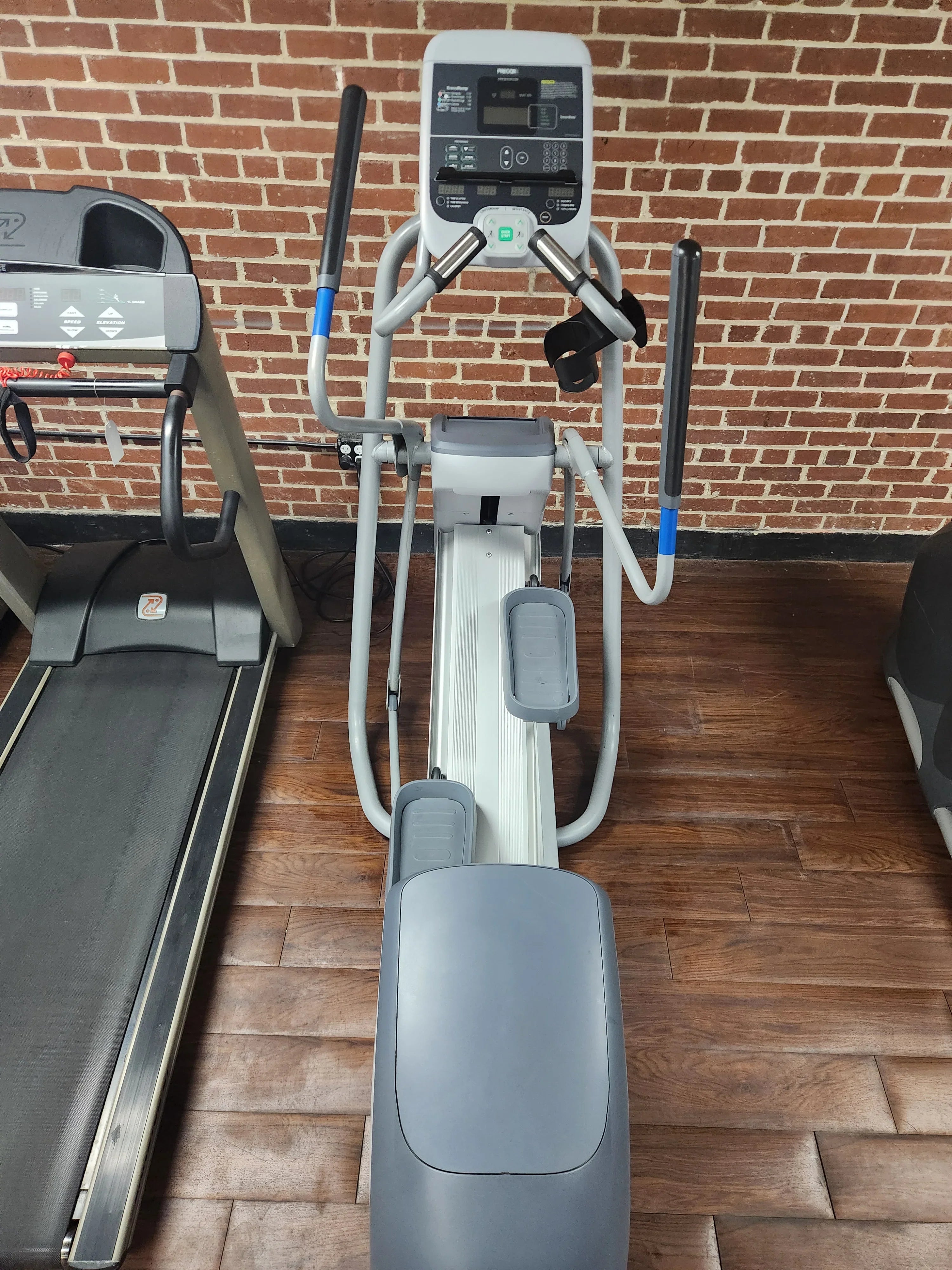 Pre-Owned Precor EFX 536i Elliptical – Exercise Unlimited