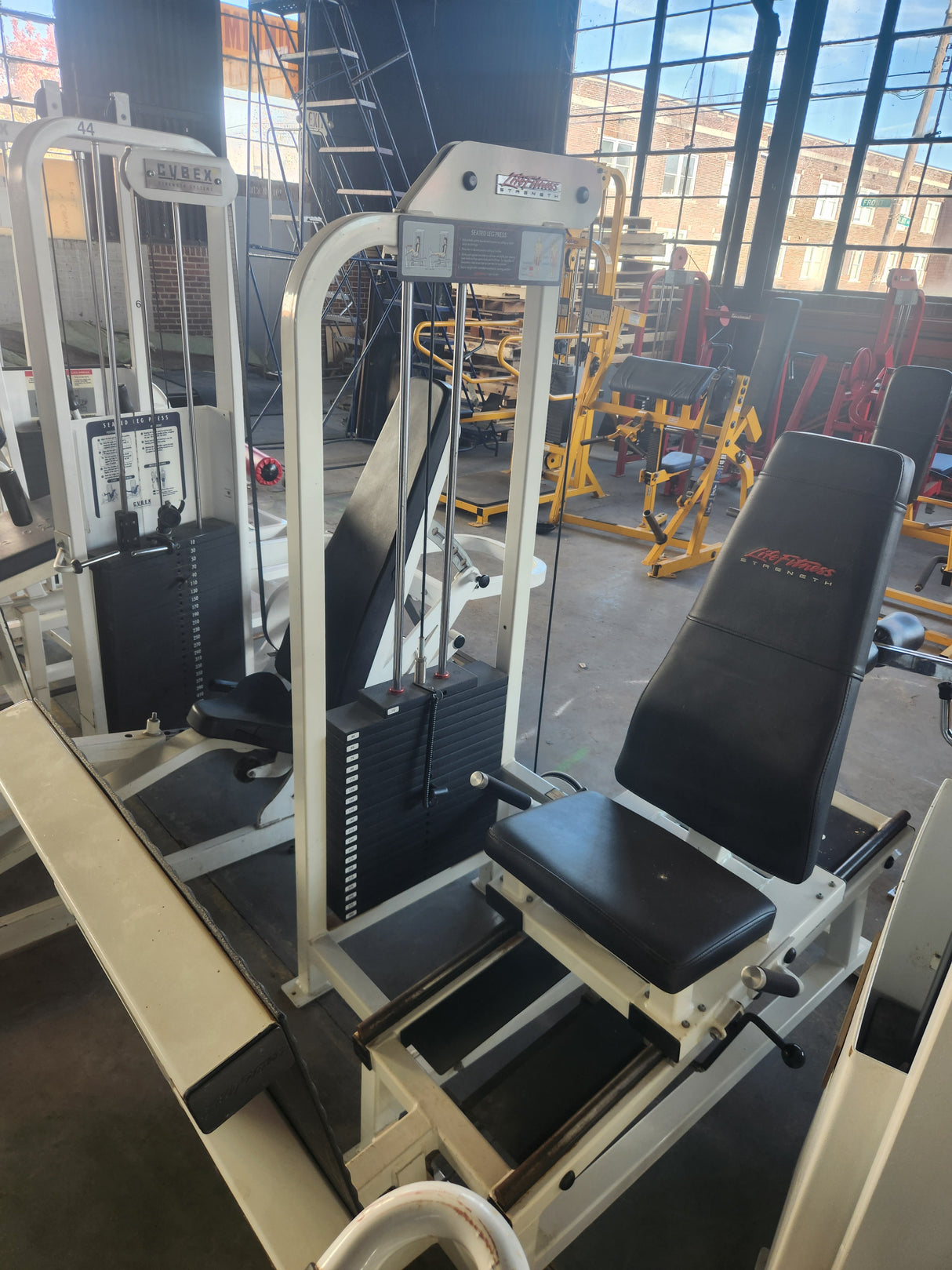 Pre-Owned Life Fitness Seated Leg Press