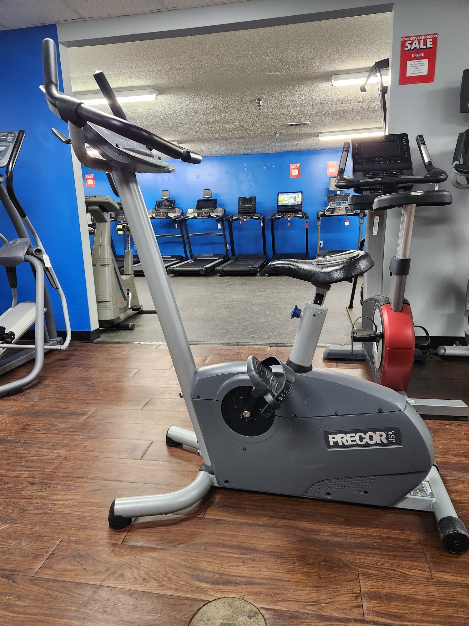 Pre-Owned Precor C842i Upright Bike