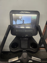 Pre-Owned Life Fitness Integrity Series SE3 Upright Bike w/ HD Console