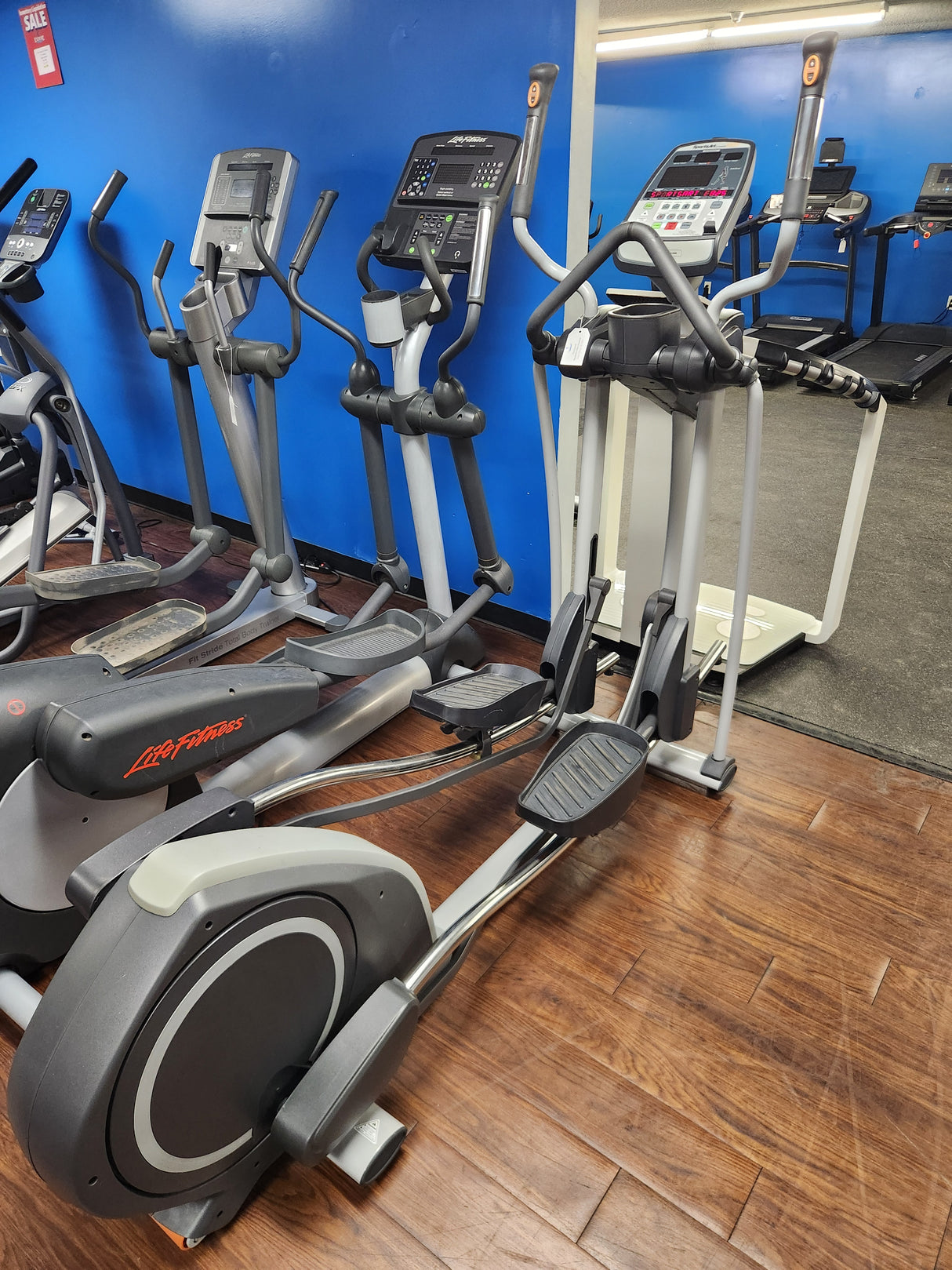 Pre-Owned SportsArt E825 Elliptical