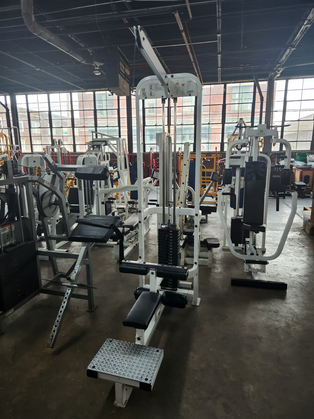 Pre-Owned Paramount PL 2400 Lat Pulldown