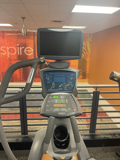 Pre-Owned Octane Lateral X Elliptical - ExerciseUnlimited