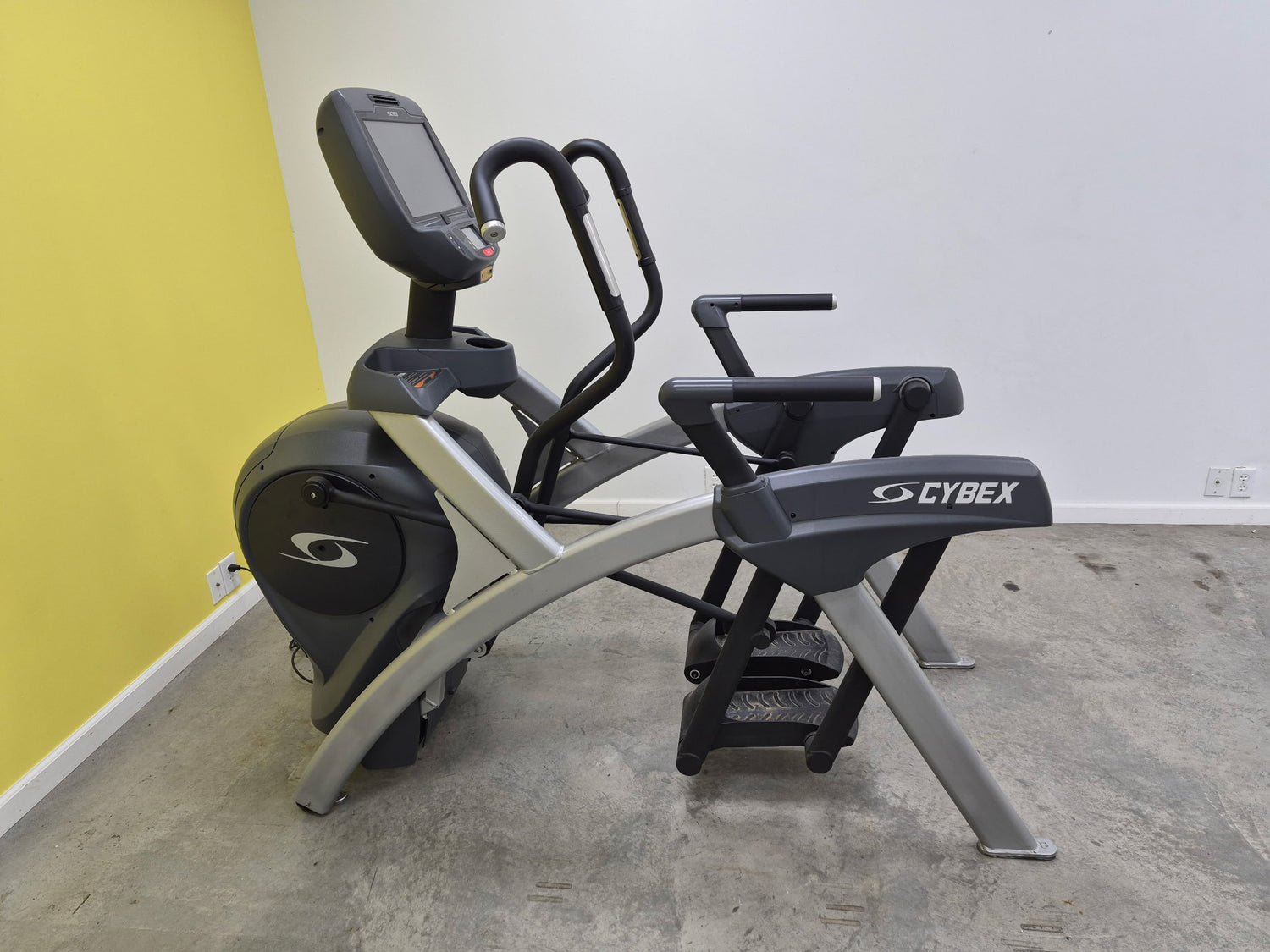Cybex 770A Lower Body Arc Trainer LED