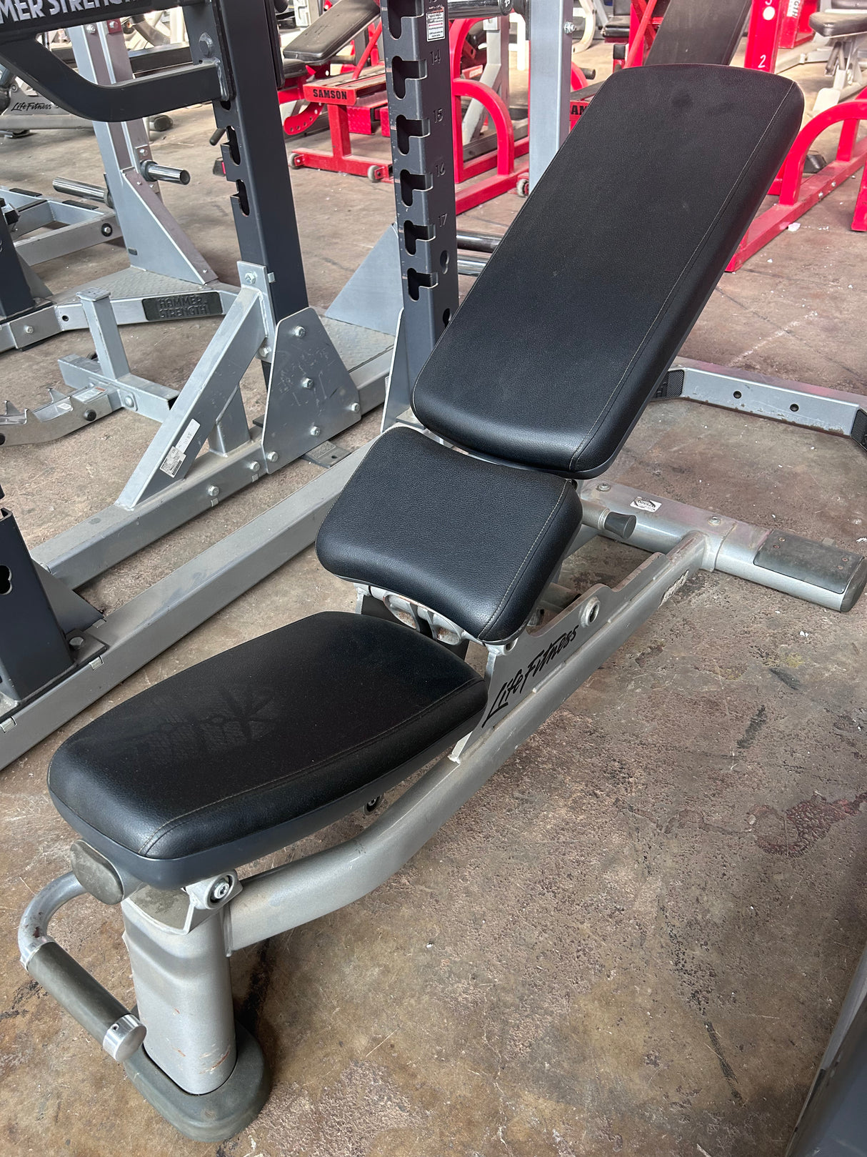 Pre-Owned Life Fitness Signature Series Multi-Adjustable Bench - ExerciseUnlimited
