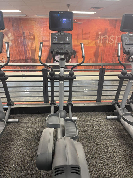 Pre-Owned Life Fitness CLSX Integrity Series Elliptical - Refurbished - Exercise Unlimited