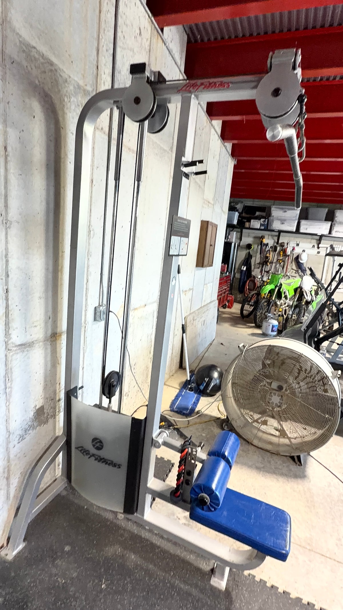 Pre-Owned Life Fitness Dual Pulley Lat Pulldown