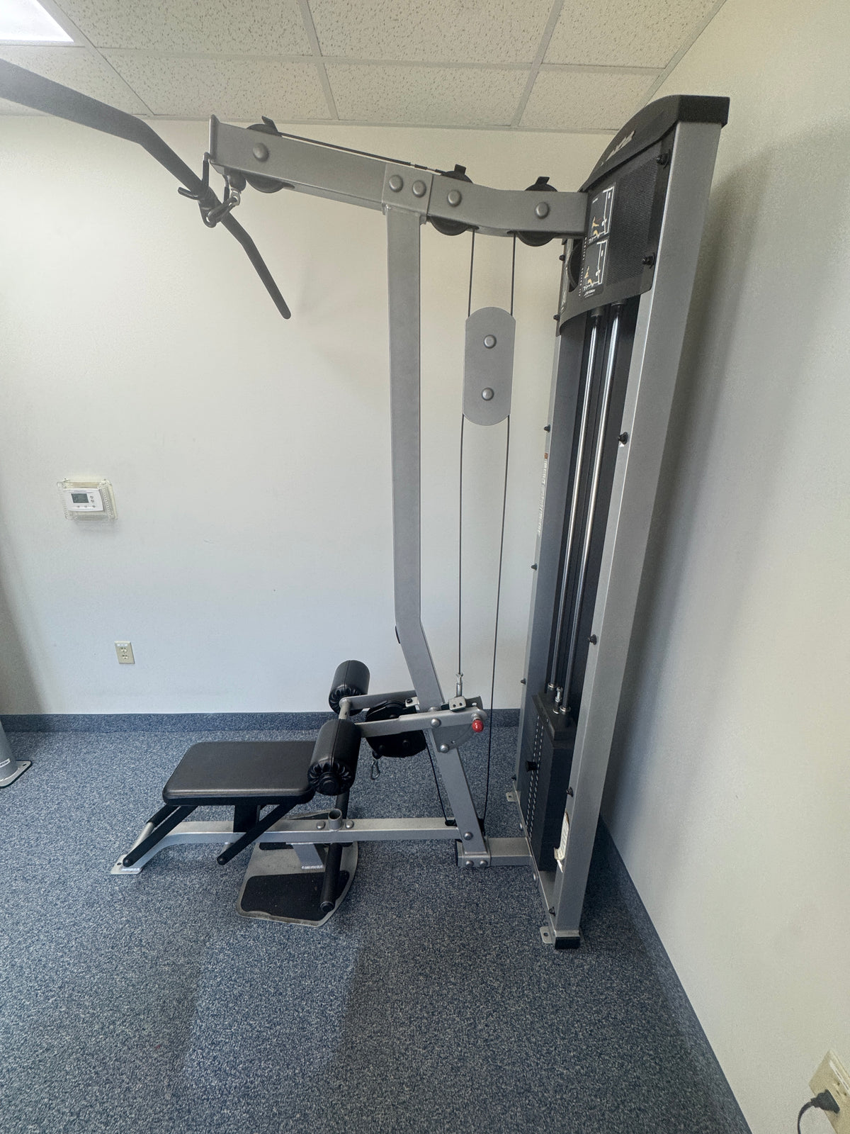 Pre-Owned Life Fitness Fit Series Lat Pulldown / Low Row