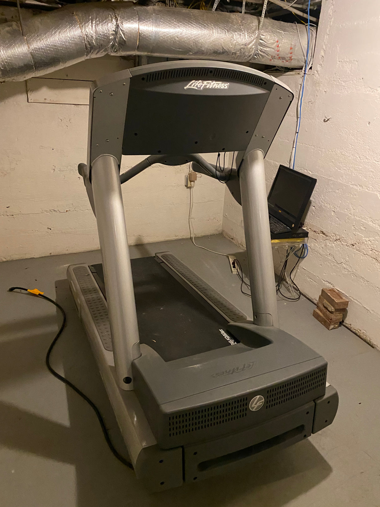 Pre-Owned Life Fitness 97TI Treadmill