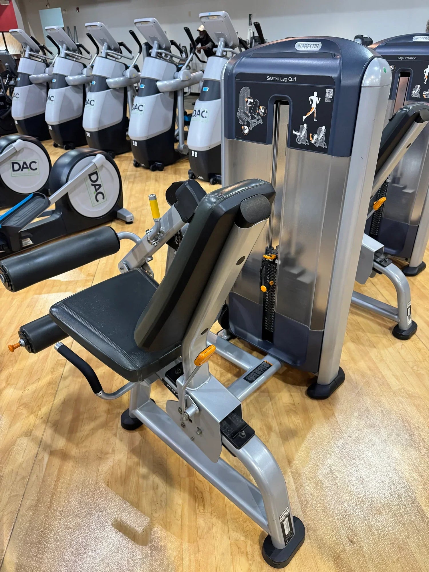 Pre-Owned Precor Discovery Series Seated Leg Curl