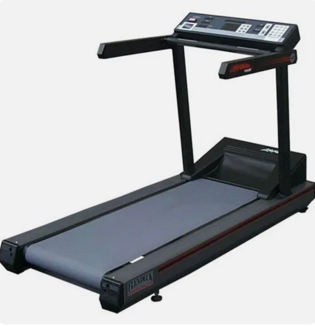 Pre-Owned Life Fitness 9100 HR Treadmill